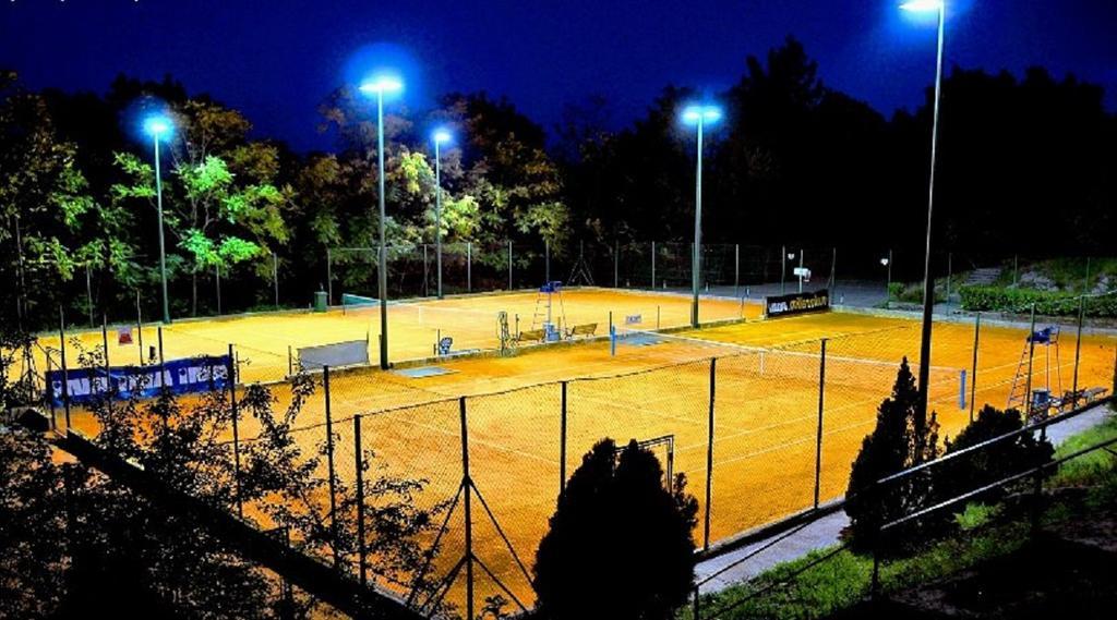 Apartments Zlatko Ičići Eksteriør billede